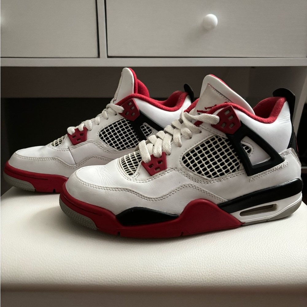 Air Jordan 4 Fire Red